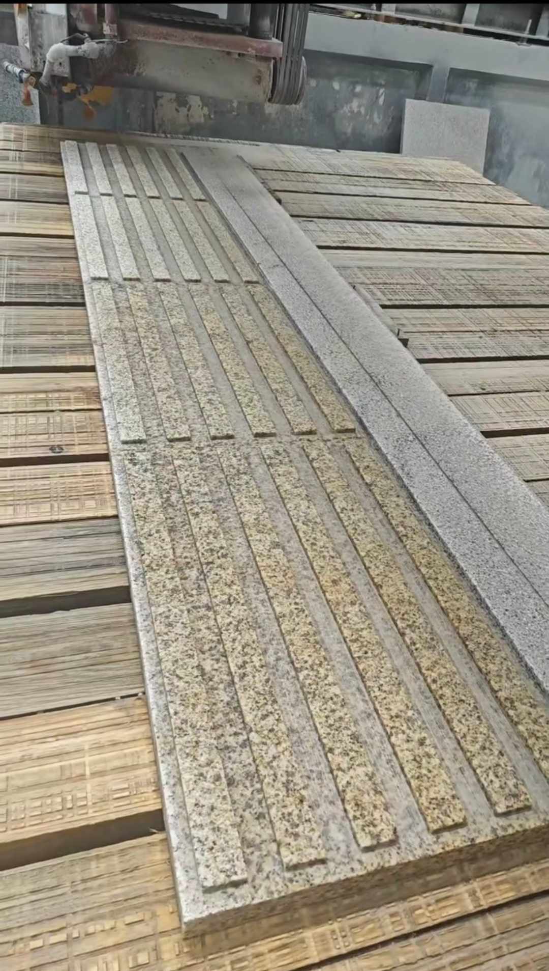 金华黄金麻盲道石 盲条