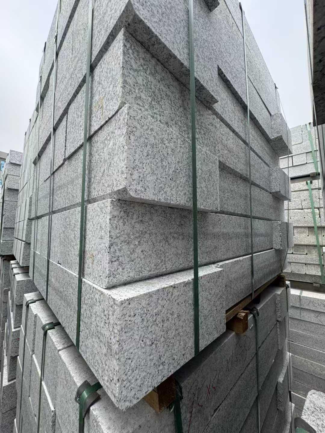 金华芝麻白路牙石 马路牙子