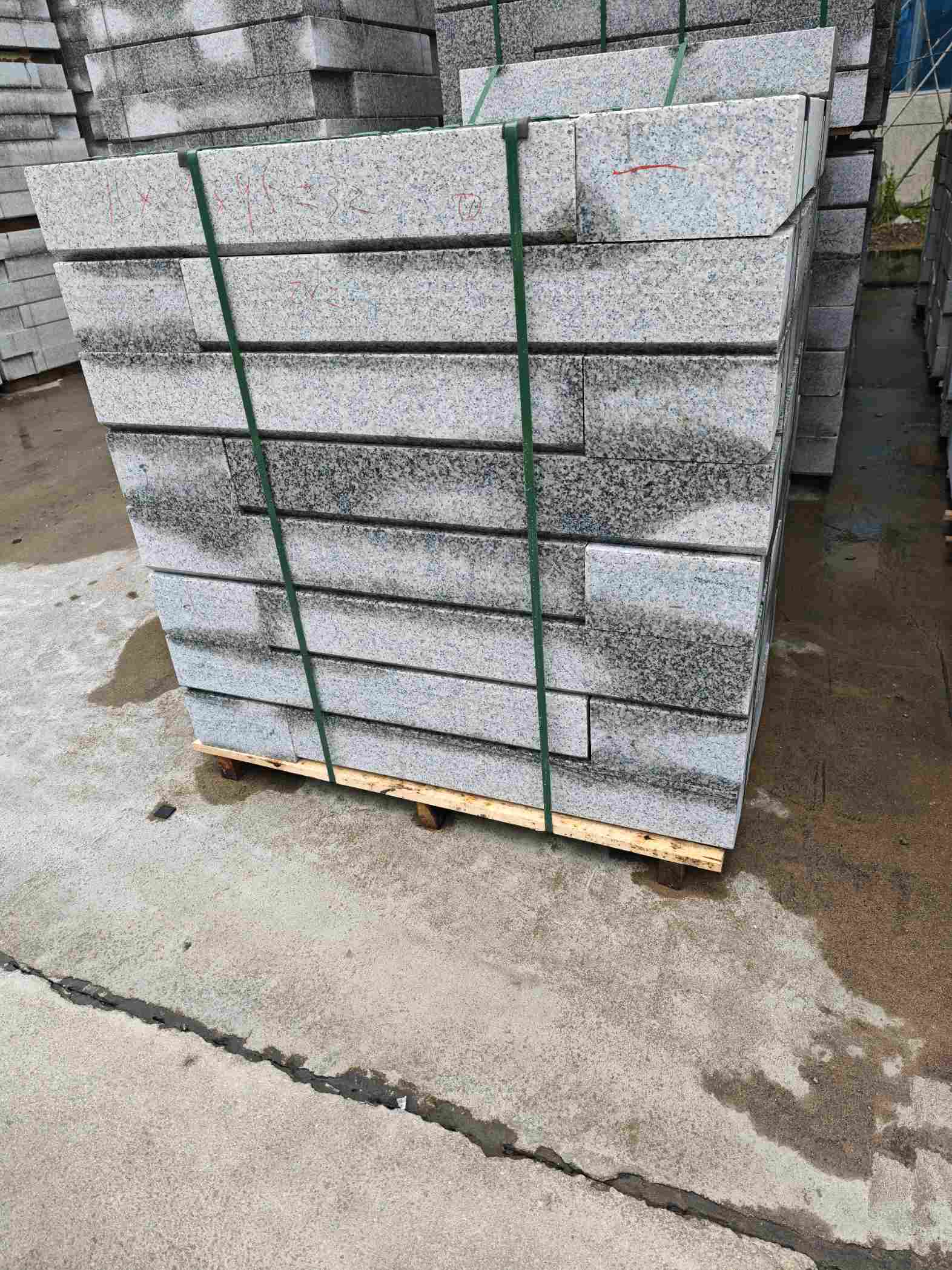 金华芙蓉白路牙石，马路牙子